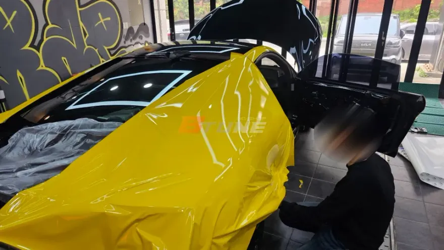 Audi R8のカーラッピング事例｜費用目安・仕上がり 施工写真 3-1