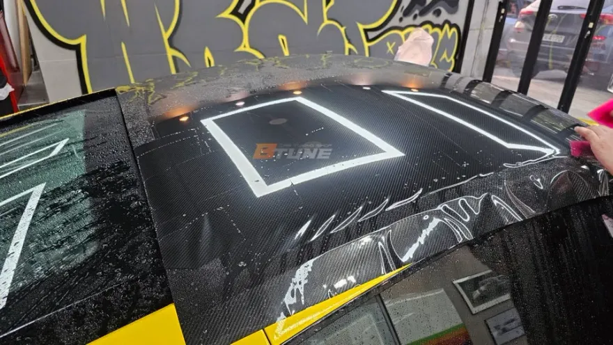 Audi R8のカーラッピング事例｜費用目安・仕上がり 施工写真 1-2