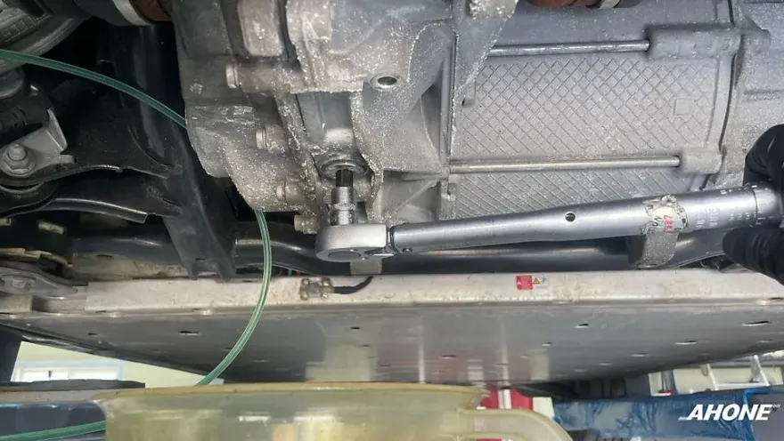 Volkswagen ID.4 PPF施工事例｜費用目安と仕上がり 施工写真 1-2