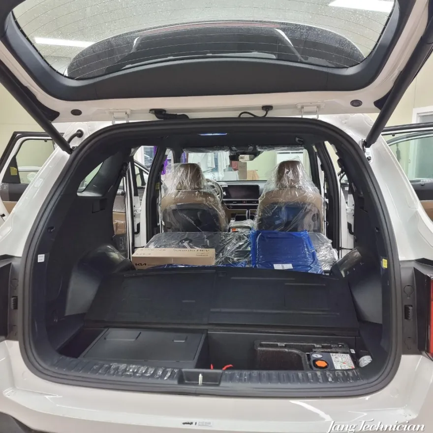 Kia Sorento MQ4のカーフィルム施工事例｜ドイツ製フィルム 施工写真 3-1
