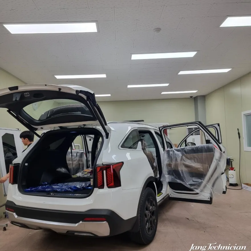 Kia Sorento MQ4のカーフィルム施工事例｜ドイツ製フィルム 施工写真 1-2