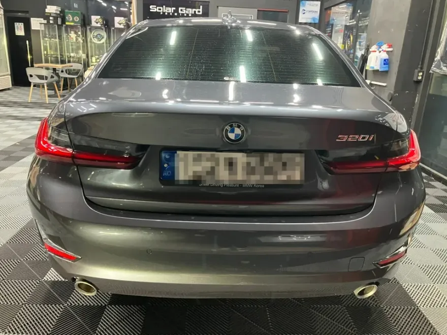 BMW 3 Series G20 ドラレコ取付事例｜費用目安・仕上がり 施工写真 2-1