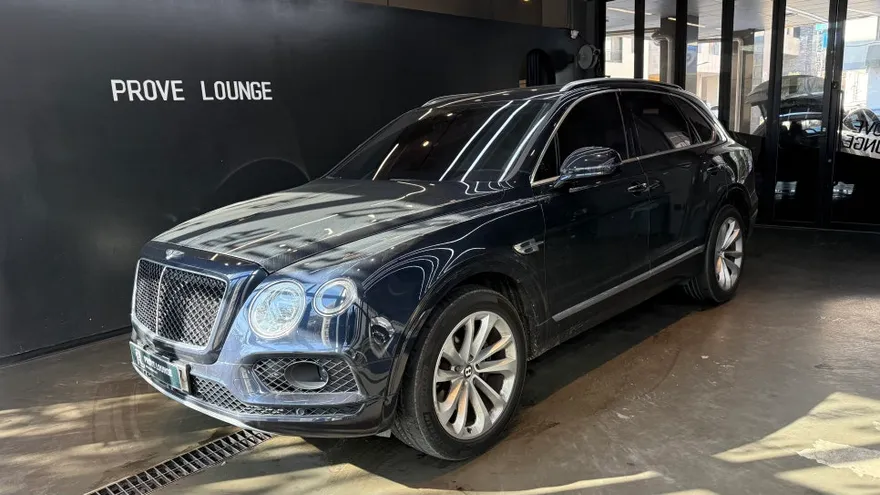Bentley Bentaygaのガラスコーティング事例｜費用目安・仕上がり 施工写真 2-1