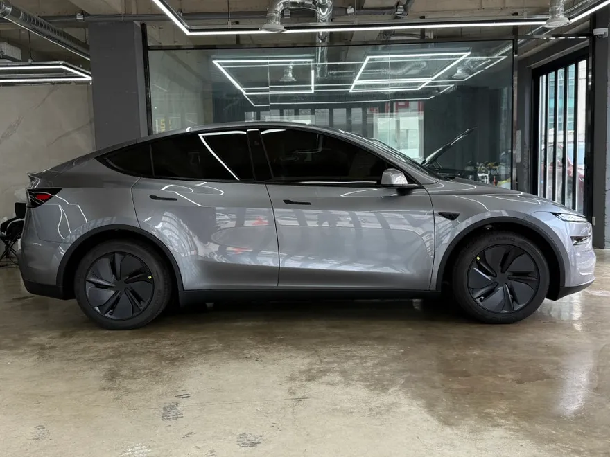 Tesla Model Y PPF施工事例｜無光フィルムの仕上がり 施工写真 1-1