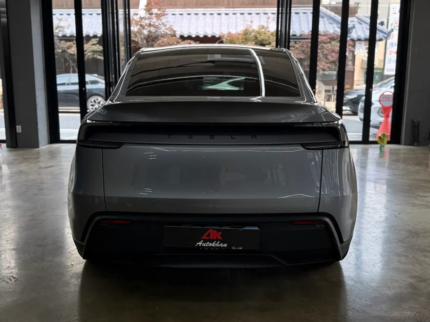 Tesla Model Y PPF施工事例｜無光フィルムの仕上がり 施工写真 2-1