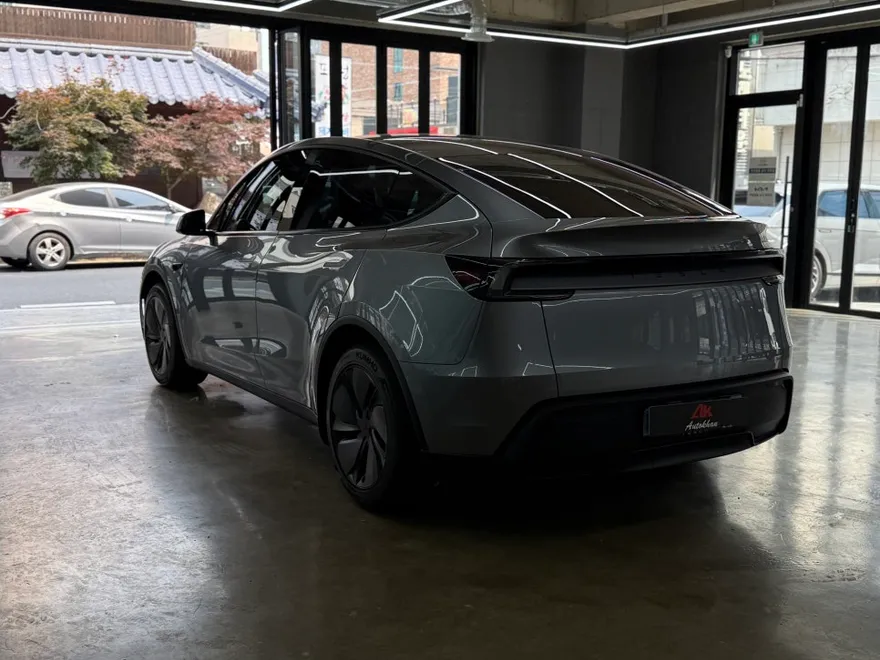 Tesla Model Y PPF施工事例｜無光フィルムの仕上がり 施工写真 3-1