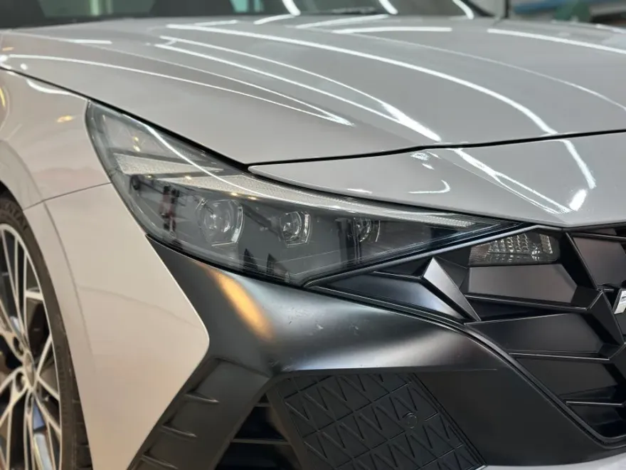 Hyundai Elantra Nのカーラッピング事例｜費用目安・仕上がり 施工写真 2-1
