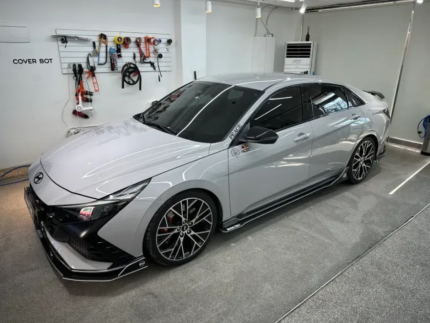 Hyundai Elantra Nのカーラッピング事例｜費用目安・仕上がり 施工写真 3-1