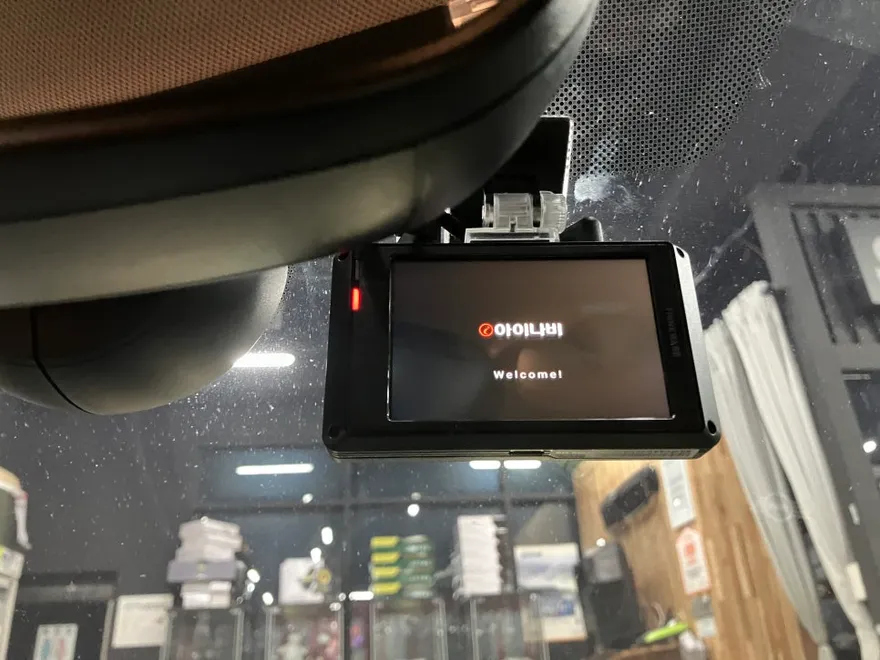 MINI MINI Cooperのドラレコ取付事例｜費用目安・仕上がり 施工写真 1-2
