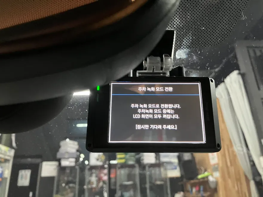 MINI MINI Cooperのドラレコ取付事例｜費用目安・仕上がり 施工写真 2-3