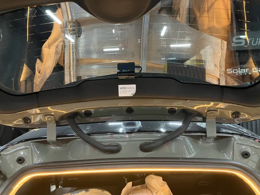 MINI MINI Cooperのドラレコ取付事例｜費用目安・仕上がり 施工写真 3-3