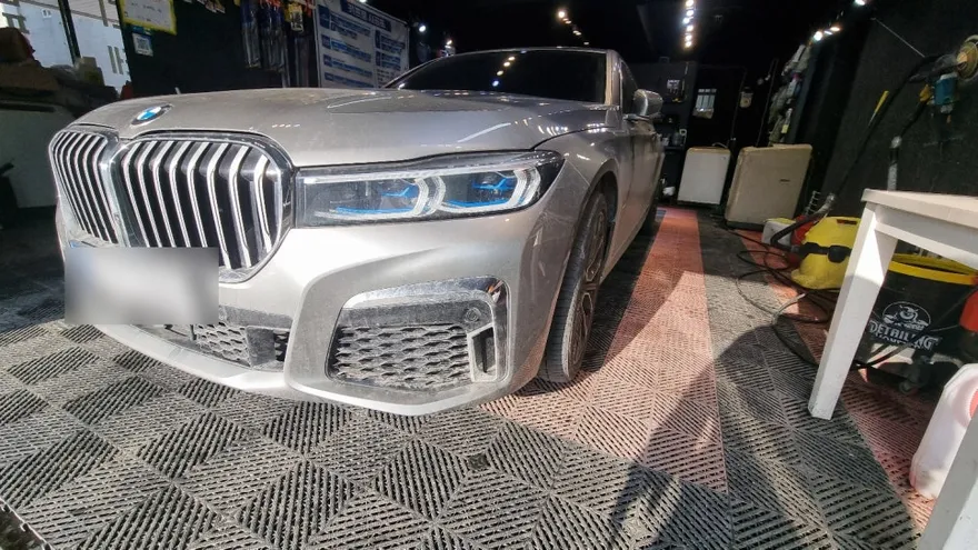 BMW 7 Seriesのガラスコーティング事例｜費用目安・仕上がり 施工写真 2-1