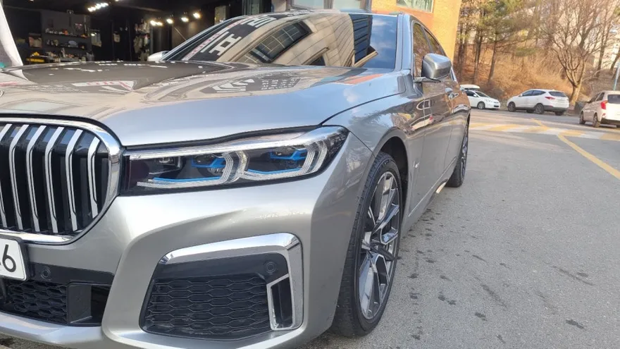 BMW 7 Seriesのガラスコーティング事例｜費用目安・仕上がり 施工写真 3-1
