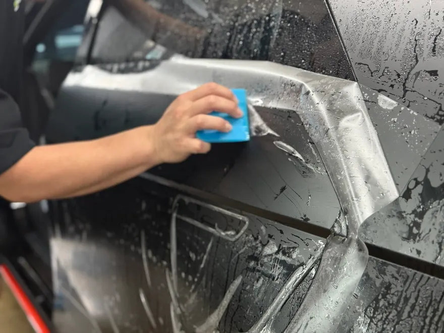 Hyundai IONIQのPPF施工事例｜無光・有光ポイント 施工写真 4-1