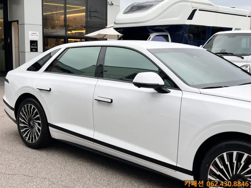 Hyundai Grandeur GN7のカーフィルム施工事例｜費用目安・仕上がり 施工写真 3-1