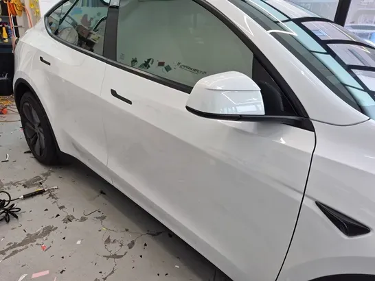 Tesla Model Y PPF施工事例｜費用目安と仕上がり 施工写真 2-1
