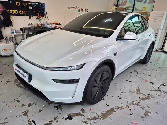 Tesla Model Y PPF施工事例｜費用目安と仕上がり 施工写真 1-2