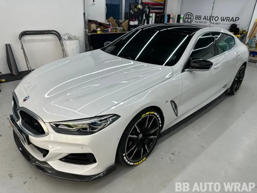 BMW 8 Seriesのカーラッピング事例｜クロームパーツのブラックアウト 施工写真 1-1
