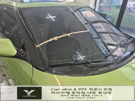 Hyundai Velosterのカーラッピング事例|費用目安・仕上がり 施工写真 2-2