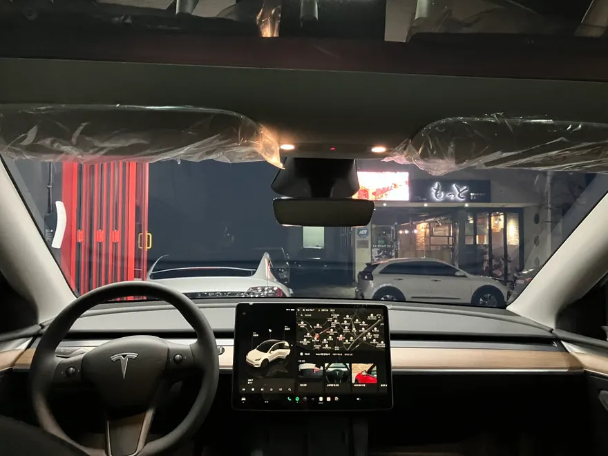 Tesla Model Yのカーフィルム施工事例｜費用目安・仕上がり 施工写真 3-2