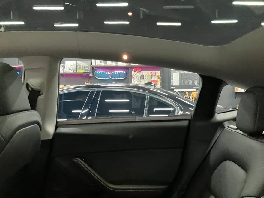 Tesla Model Yのカーフィルム施工事例｜費用目安・仕上がり 施工写真 2-3