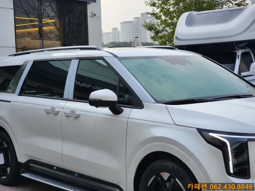 Kia Carnival KA4のカーフィルム施工事例｜費用目安・仕上がり 施工写真 1-3
