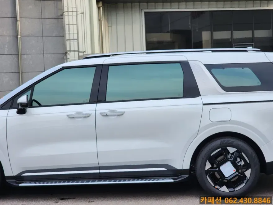 Kia Carnival KA4のカーフィルム施工事例｜費用目安・仕上がり 施工写真 2-3
