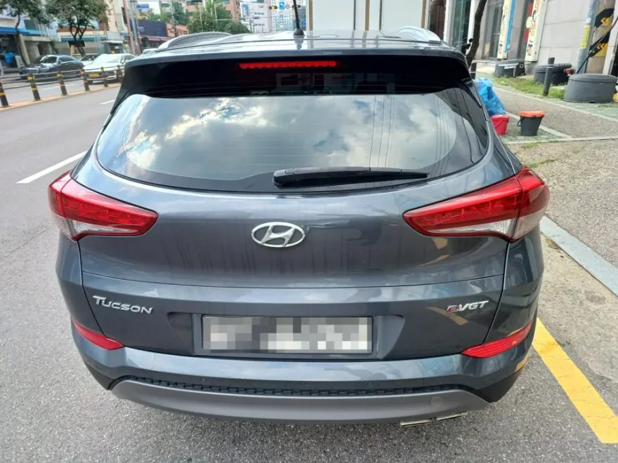 Hyundai Tucsonのカーフィルム施工事例|費用目安・仕上がり 施工写真 3-2
