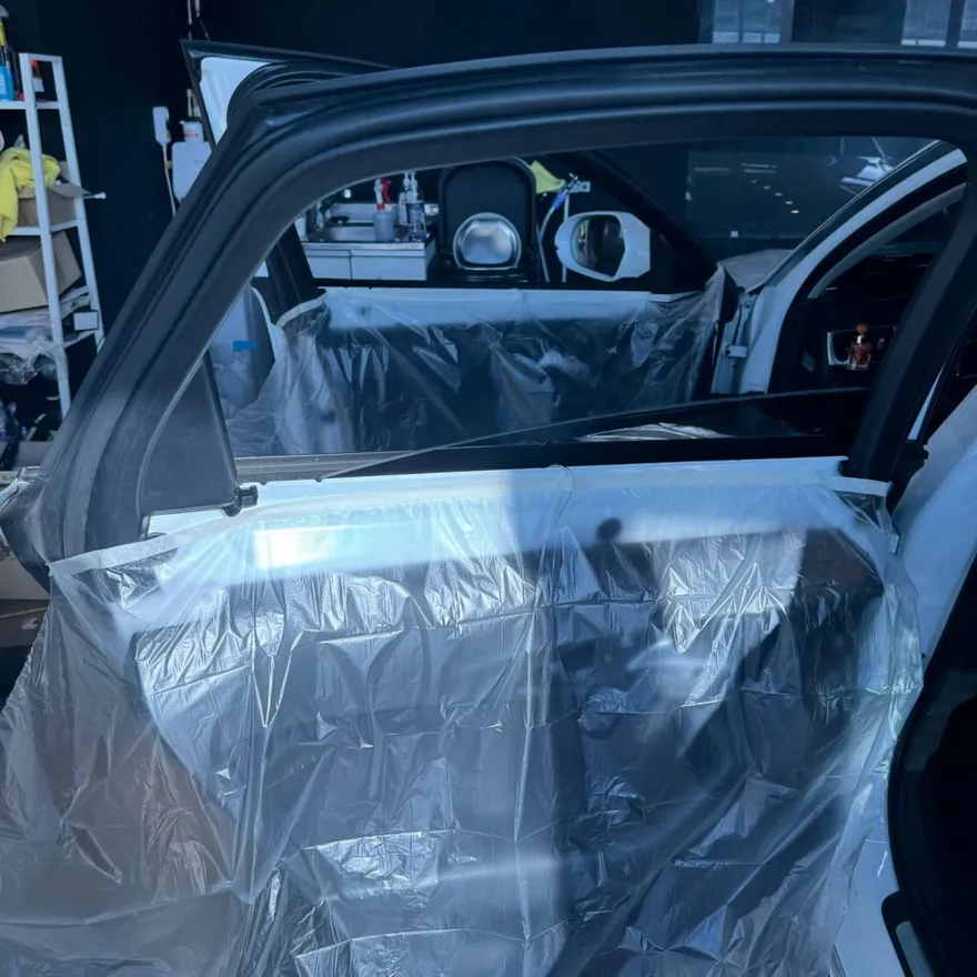 Audi A6のカーフィルム施工事例｜断熱・スモーク効果 施工写真 3-2