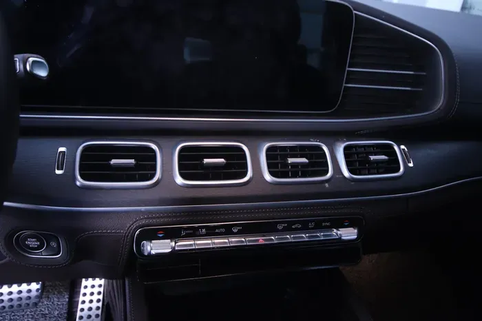 Mercedes-Benz GLS X167 ambient lighting - Mercedes-Benz GLS X167 Ambient Lighting Review photo 3