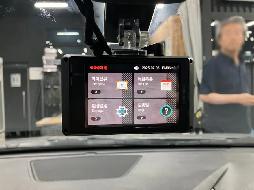 Hyundai Azeraのドラレコ取付事例|費用目安・仕上がり 施工写真 3-2