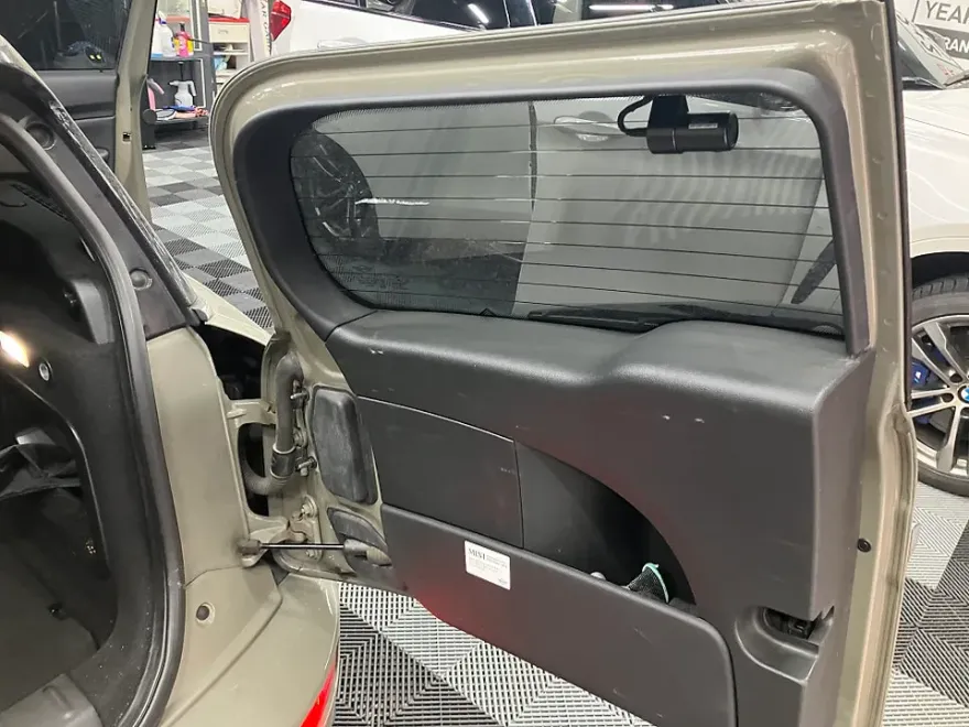 MINI Clubmanのドラレコ取付事例|費用目安・仕上がり 施工写真 2-3