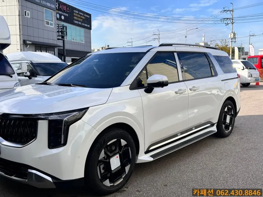 Kia Carnival KA4 body kit installation result