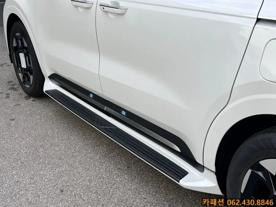 Kia Carnival KA4 body kit - Kia Carnival KA4 Body Kit Installation Review photo 4