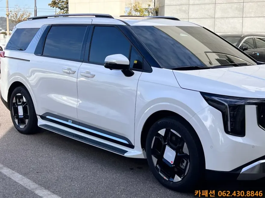 Kia Carnival KA4 body kit - Kia Carnival KA4 Body Kit Installation Review photo 6