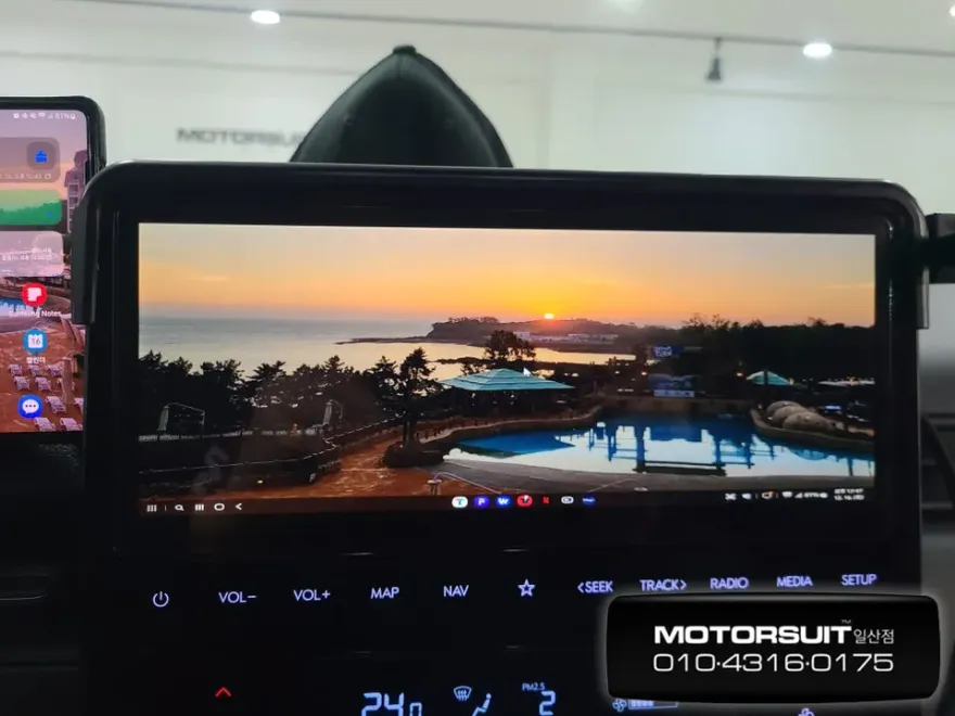 Hyundai StariaのAndroid Auto・CarPlay取付事例 施工写真 3-1