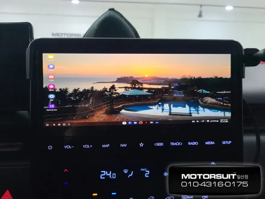 Hyundai StariaのAndroid Auto・CarPlay取付事例 施工写真 1-3