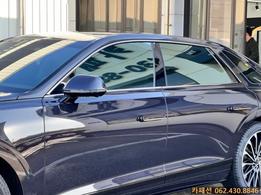 Hyundai Grandeur GN7のカーフィルム施工事例 施工写真 3-2