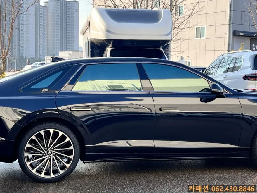 Hyundai Grandeur GN7のカーフィルム施工事例 施工写真 4-2