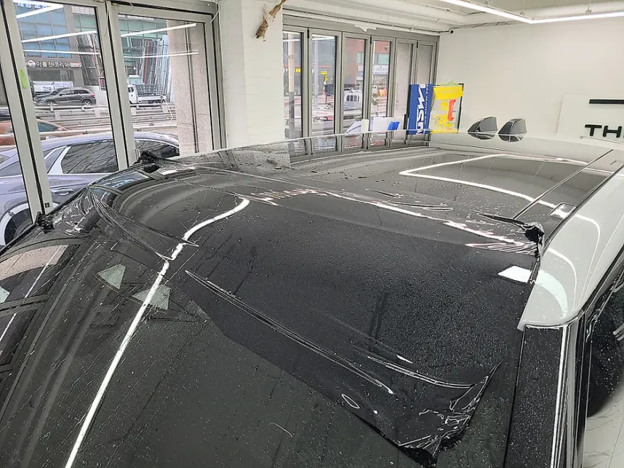 レンジローバー スポーツ PPFルーフトップ施工事例｜効果と目安 施工写真 2-3