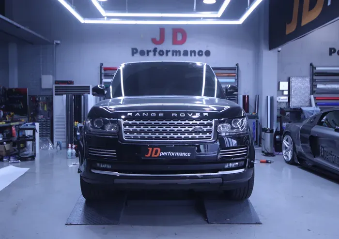 Land Rover Range Rover Vogue body kit installation result
