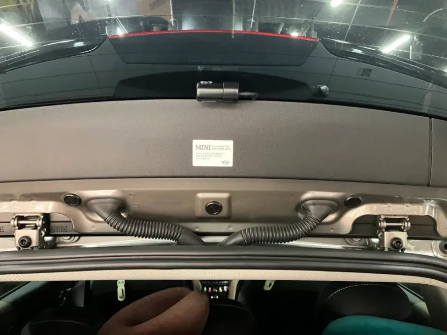 MINI Countrymanのドラレコ取付事例｜費用目安・仕上がり 施工写真 3-3