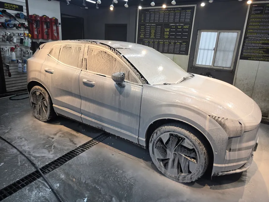 Volvo EX30のPPF施工事例｜費用目安と仕上がり 施工写真 2-3