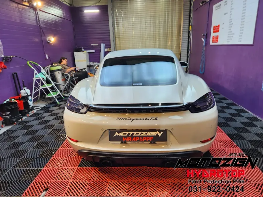 Porsche Caymanのガラスコーティング事例|韓国での施工費用目安・仕上がり 施工写真 2-3