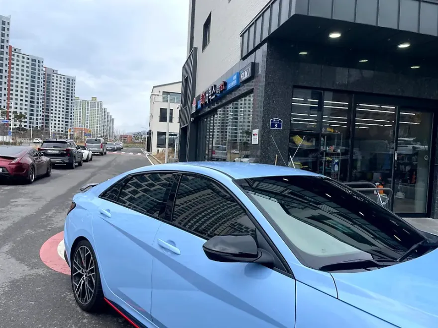 Hyundai Elantra Nのカーフィルム施工事例|費用目安・仕上がり 施工写真 1-3
