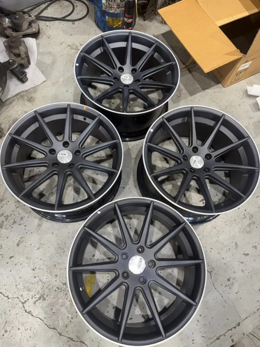 Hyundai Grandeur IGのホイールリペア・塗装事例 施工写真 1-2