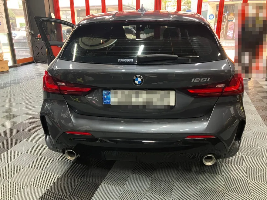 BMW 1 Seriesのドラレコ取付事例｜費用目安と仕上がり 施工写真 2-1