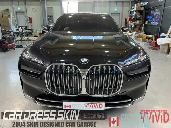 BMW 7 Seriesのカーラッピング事例｜費用目安・仕上がり 施工写真 2-3