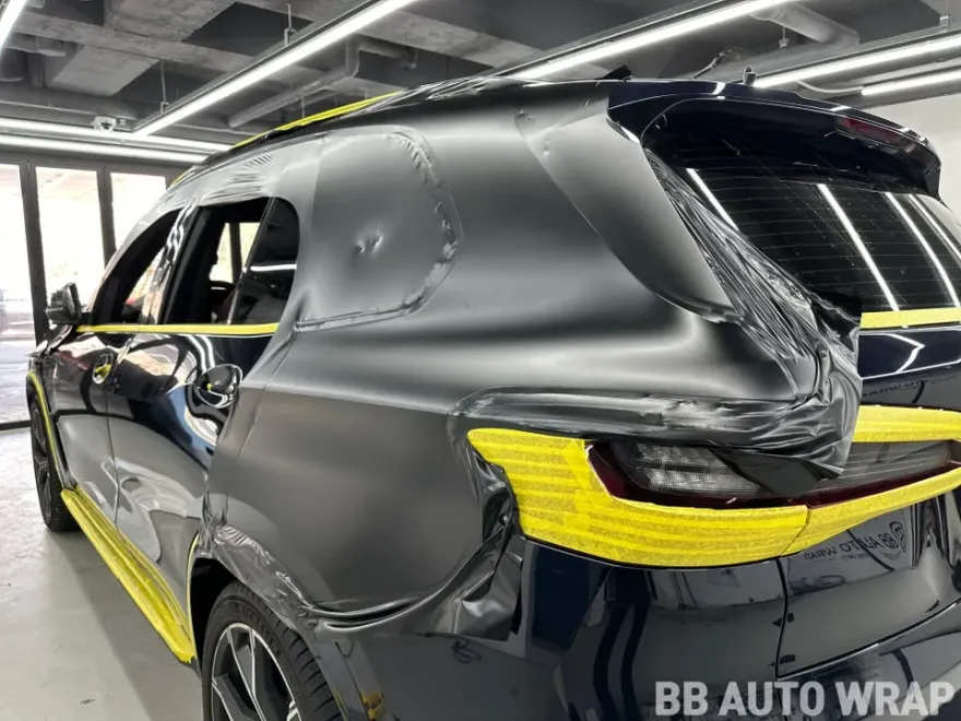 BMW X5のカーラッピング事例|3Mサテンブラック 施工写真 2-2