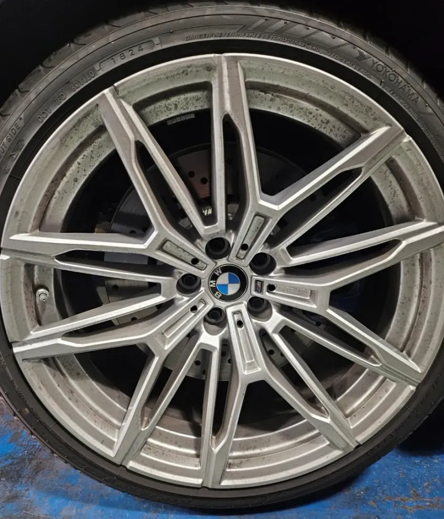 BMW M2のホイールリペア・塗装事例 施工写真 4-1